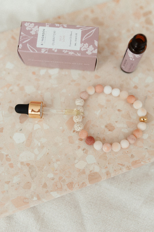 Aromatherapie &quot;to go&quot; Set (Fragrance Bracelet Chloé + Ölmisching Oubaitori)